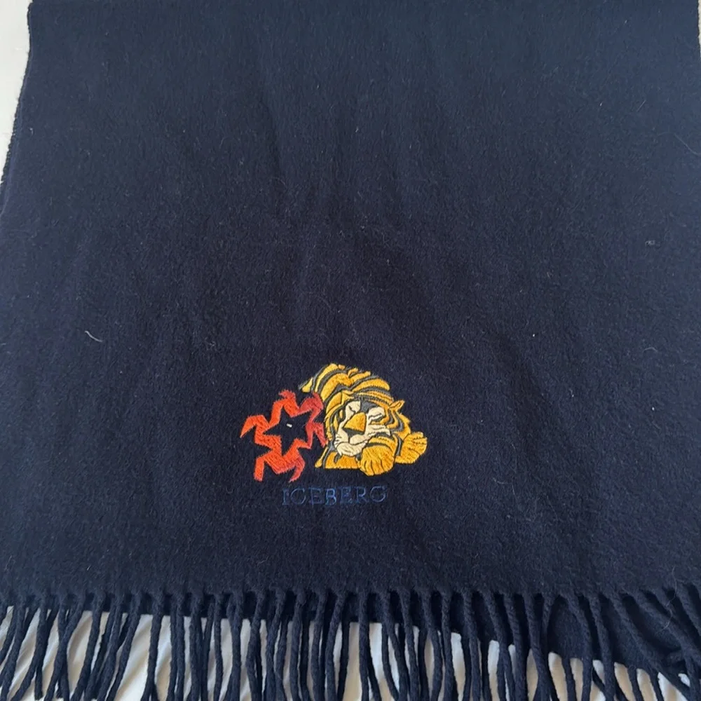 Vintage iceberg scarf